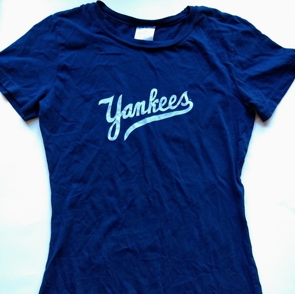 Genuine Merchandise Tops - Genuine Yankees Fitted Navy Tee Cap Sleeves M